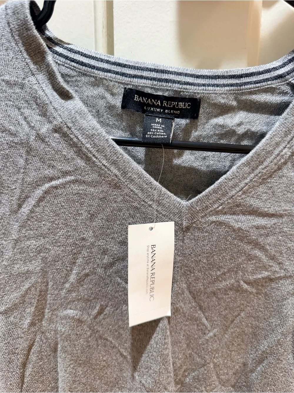 Banana Republic classic neck